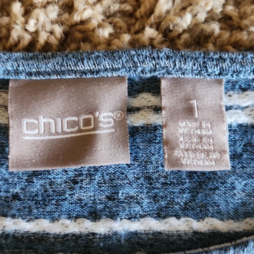 Chico's womans size 1 blue and white stripe casual shirt - Picture 3 of 7